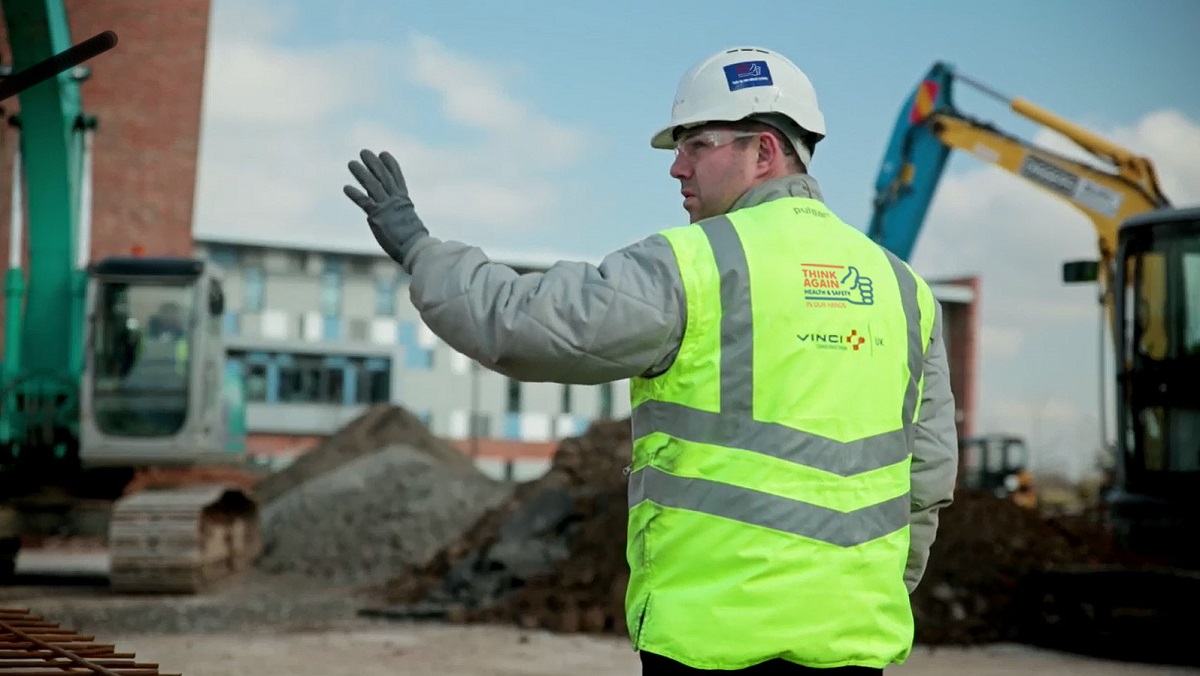 Customer Vinci man on site think again PPE EDIT